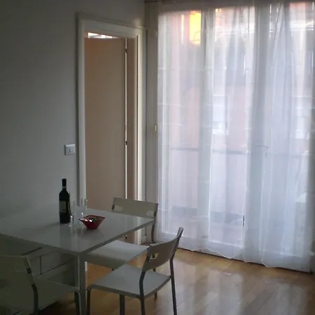 Apartment Lame 71 *