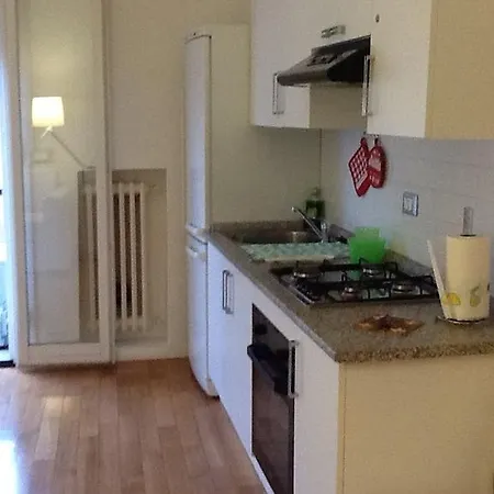 Apartment Lame 71 *